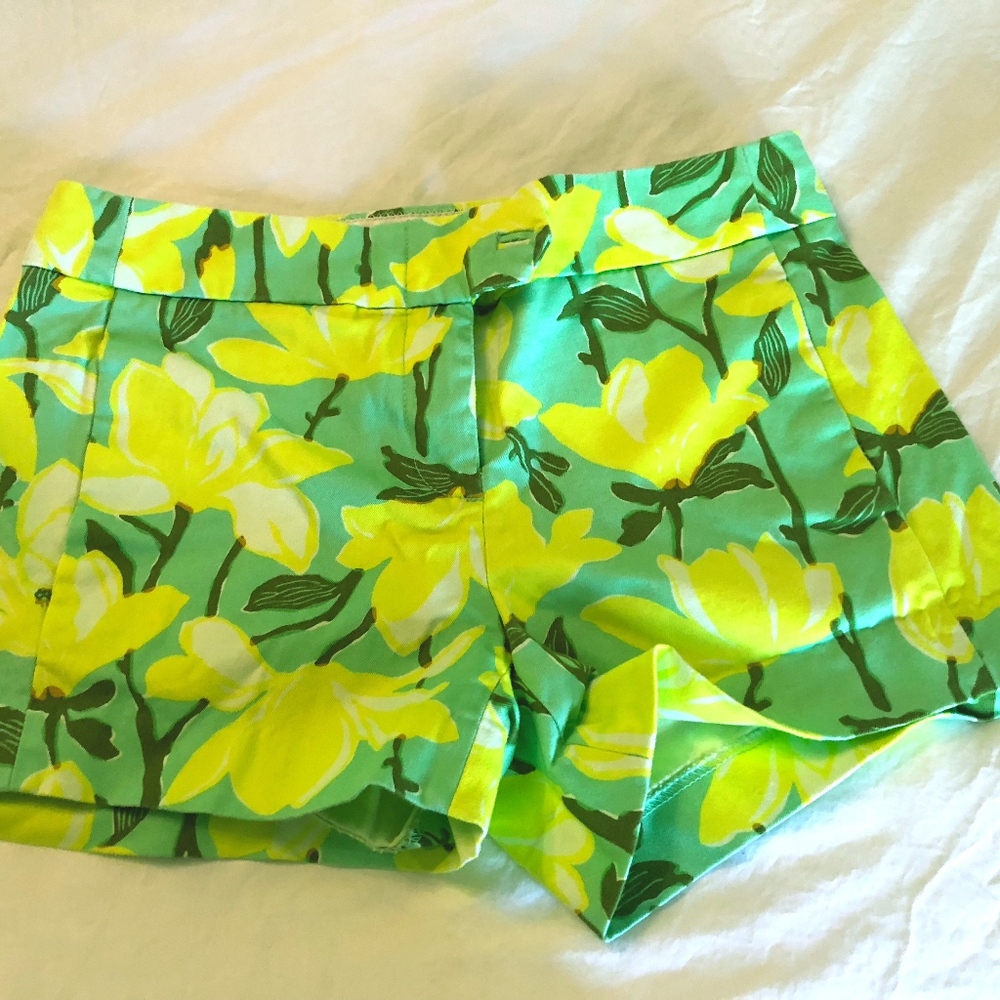 JCrew size 00 shorts.  EUC.